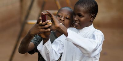 Africa, kids, smartphone
