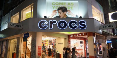 Crocs realizes the value of retail tech. Source: Shutterstock