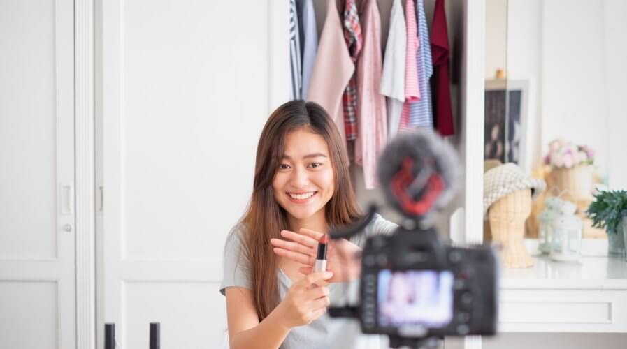 Chinese social media influencers drive more sales than their western counterparts. Source: Shutterstock