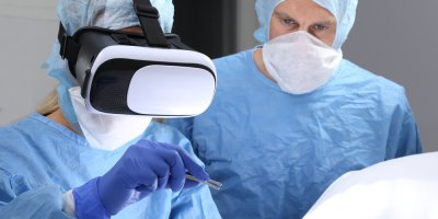 Digital twin technology enables the simulation of a real patient or body organ for health professionals to practice and trial on. Source: Shutterstock