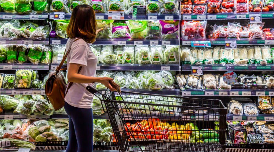 Grocers to enjoy use blockchains by 2025. Source: Shutterstock
