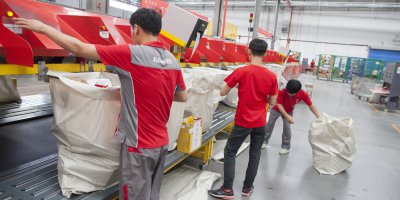 China's B2B e-commerce is set to boom by 2024. Souce: Shutterstock