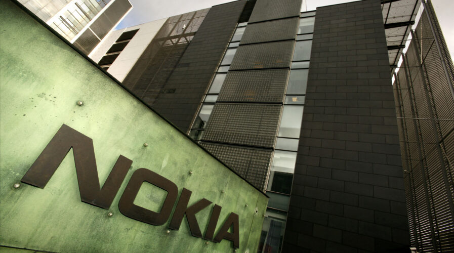 Nokia slashing 10,000 jobs to expand on 5G