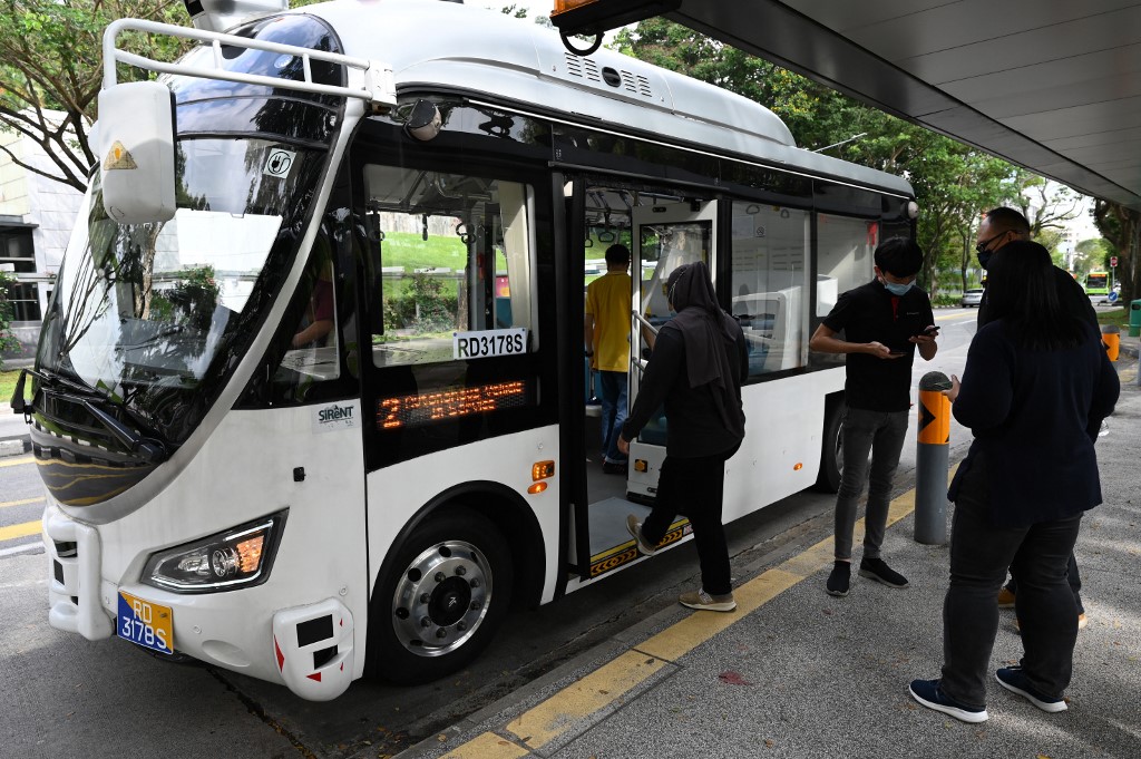 Most of the auto news on self-driving public transport revolved around robotaxis, but is changing to include buses and shuttles in Asia