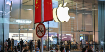 Apple records first revenue fall in 3 years, blames China