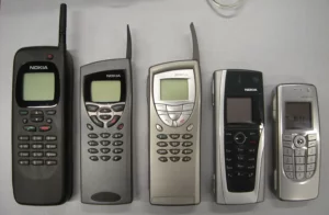 The diminishing size of Nokia Communicators from 1996 to 2004. From left: Nokia 9000, 9110i, 9210i, 9300 and 9500. Source: Medium