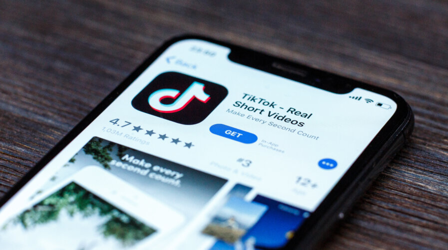 Following the unveiling of 'X,' TikTok announced it's rolling out support for text posts. Source: Shutterstock