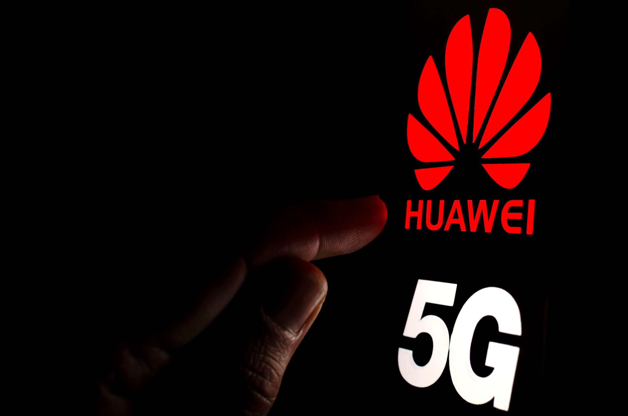 Huawei to resume production of 5G smartphones as early as this year despite  US sanctions - Reuters