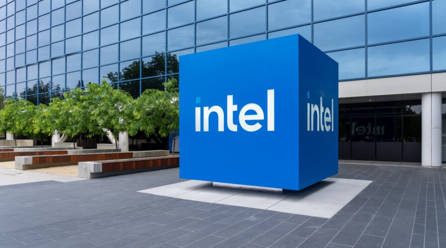 Intel launches the industry’s first AI PC Acceleration Programme.