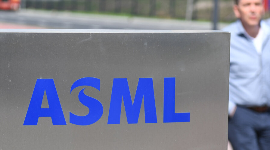 ASML canceled China machine shipments at the US request before the chip equipment export ban was enacted. (Photo by EMMANUEL DUNAND/AFP).