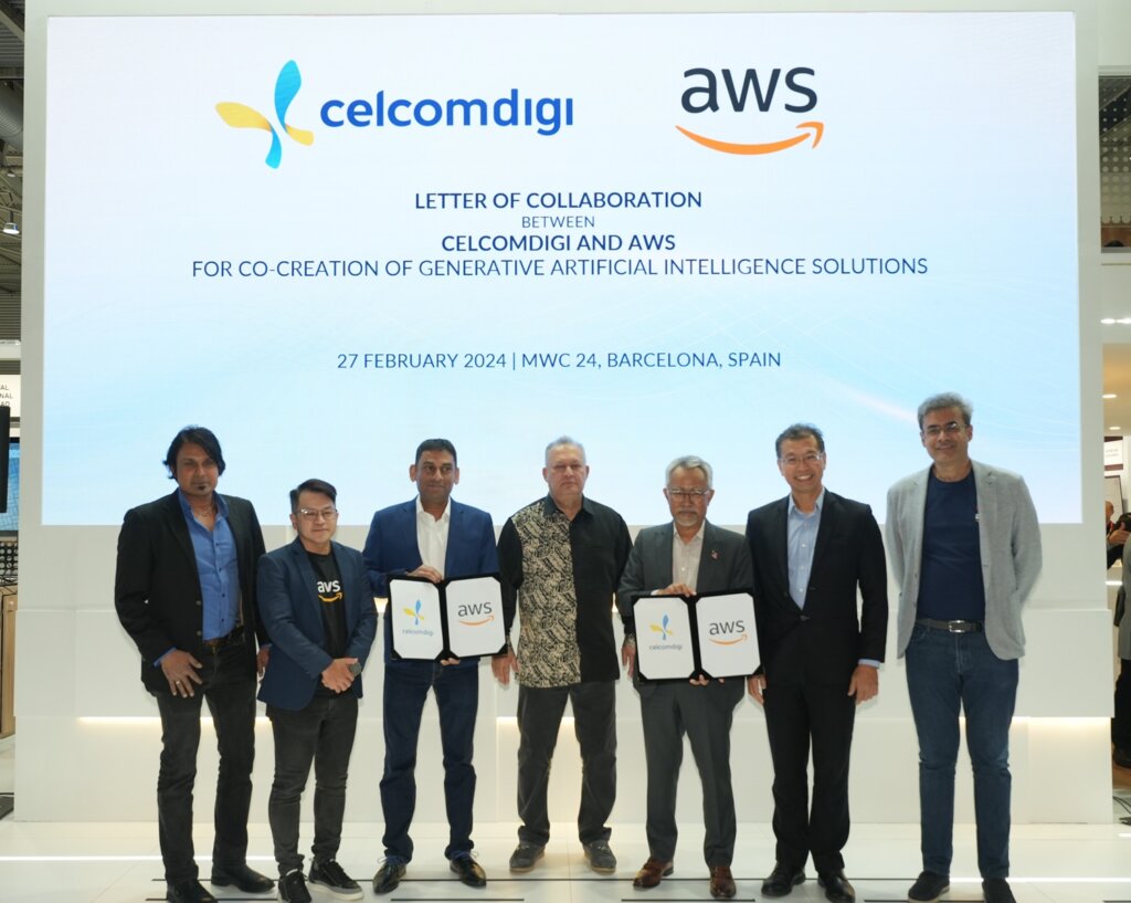 AWS and CelcomDigi sign Letter of Collaboration at MWC 2024 in Barcelona, Spain.